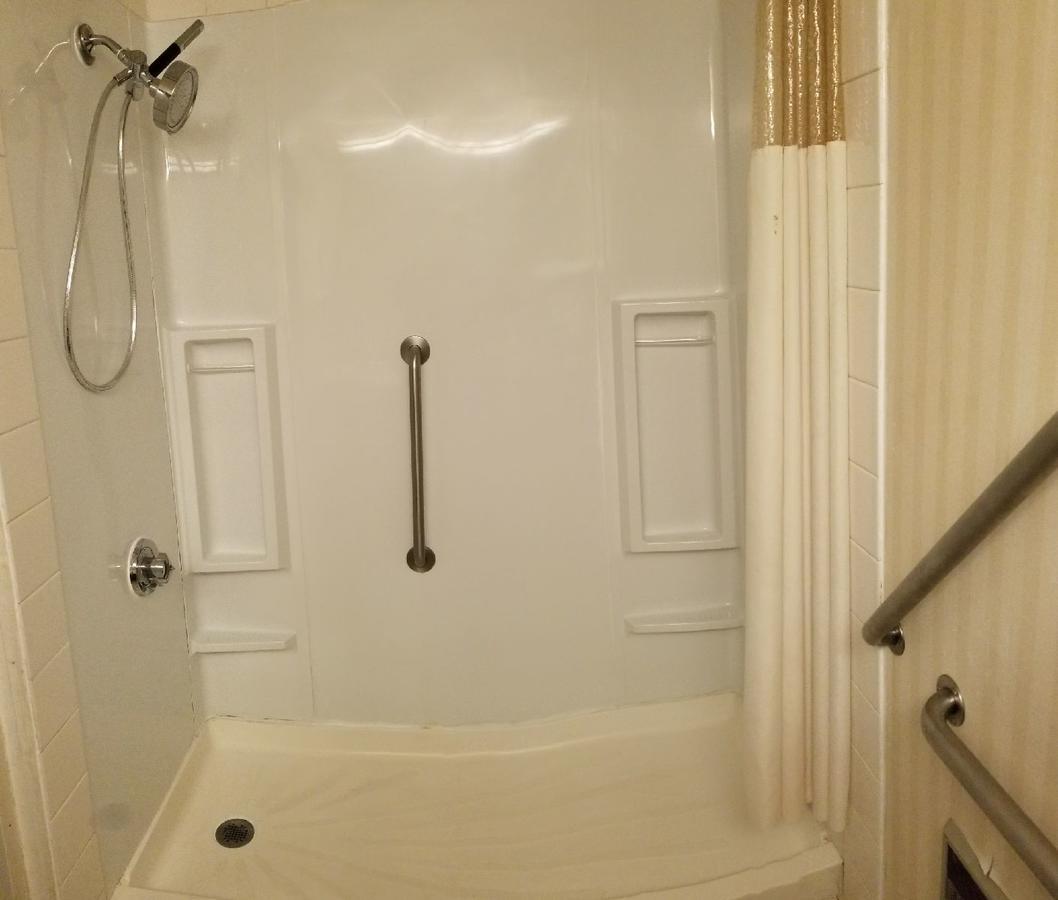 Howard Johnson By Wyndham Milford/New Haven Extérieur photo
