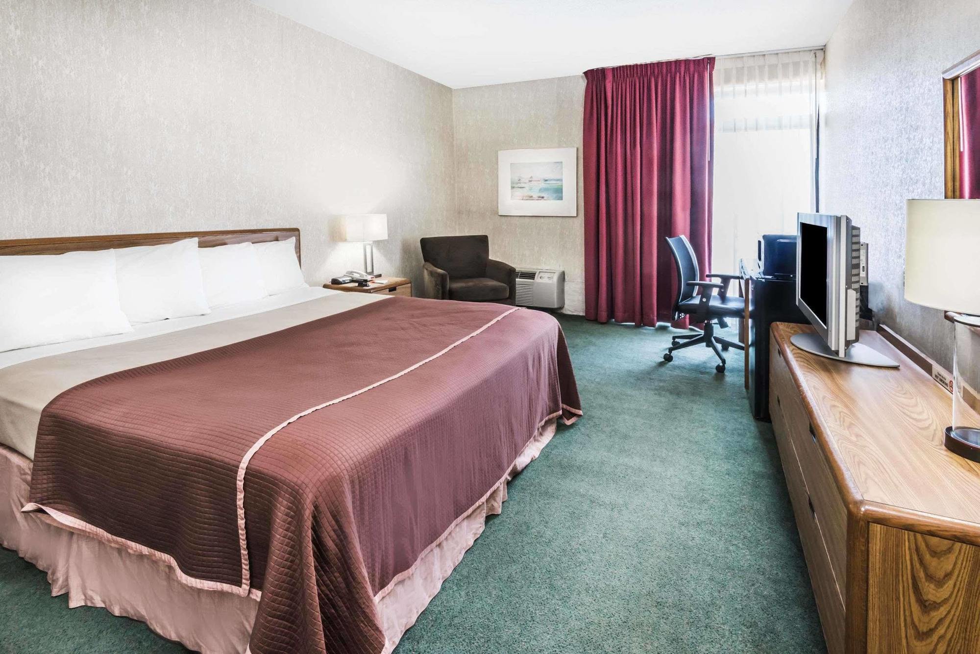 Howard Johnson By Wyndham Milford/New Haven Extérieur photo