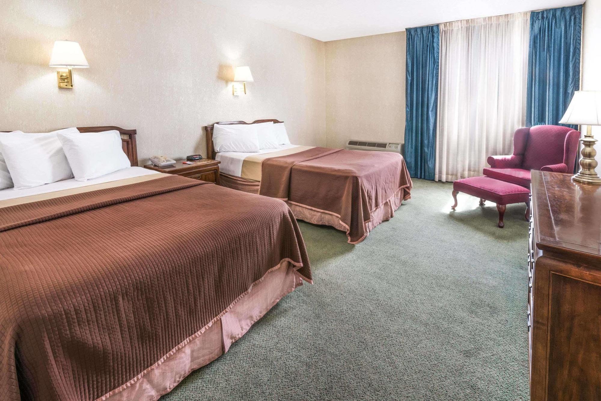 Howard Johnson By Wyndham Milford/New Haven Extérieur photo