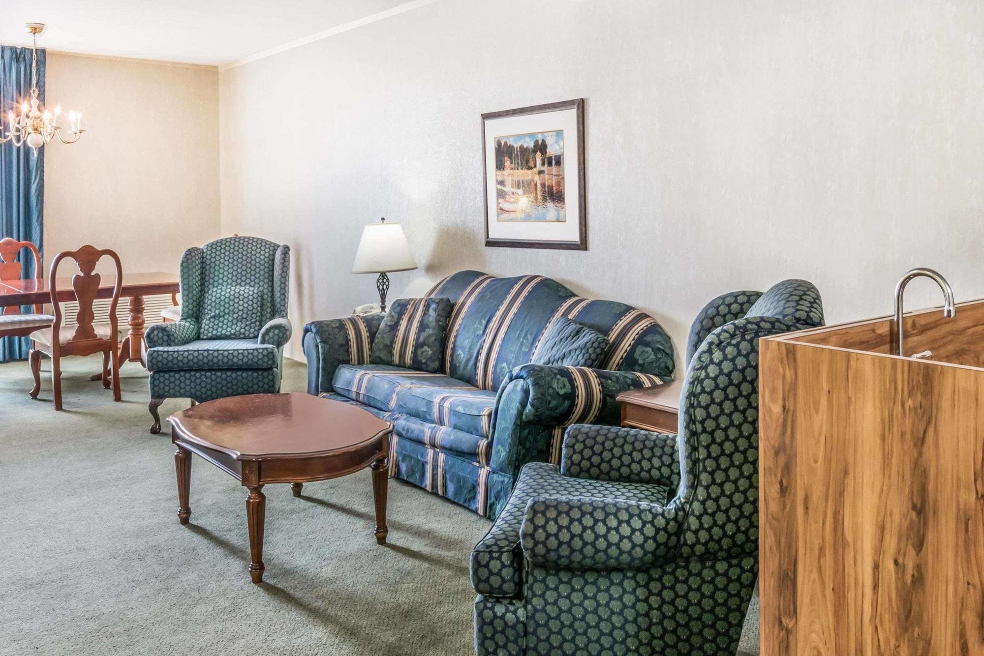 Howard Johnson By Wyndham Milford/New Haven Extérieur photo