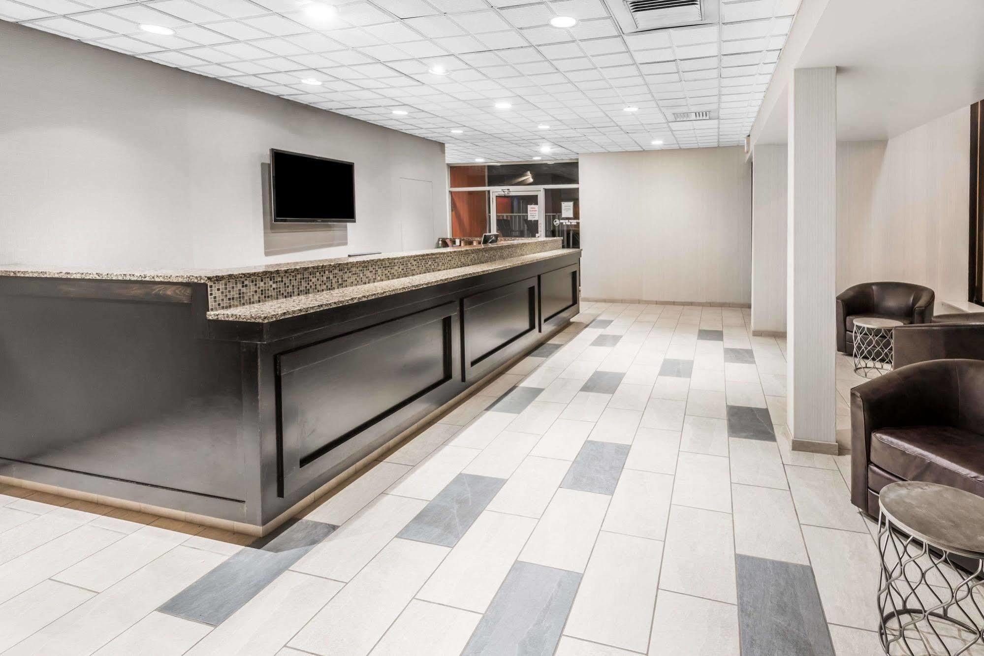 Howard Johnson By Wyndham Milford/New Haven Extérieur photo